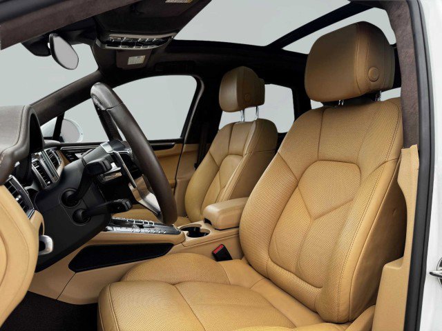 Used 2017 Porsche Macan Turbo image 21