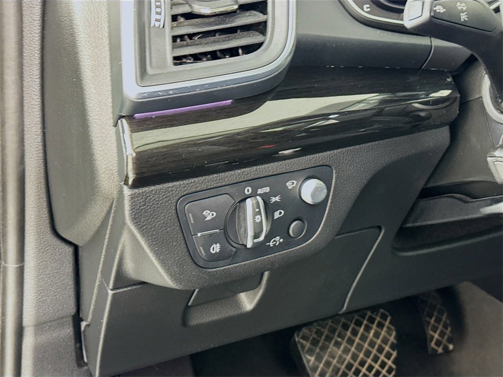 Used 2018 Audi Q5 Prestige w/ Prestige Package image 11