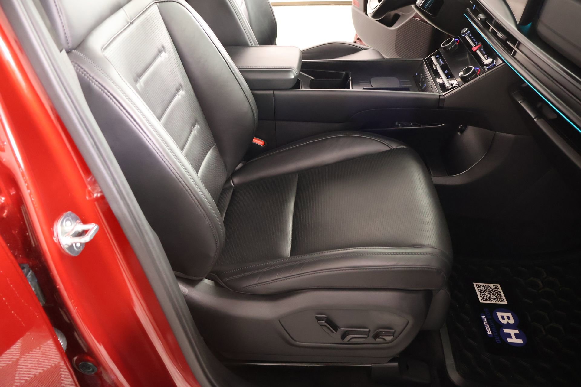 Used 2024 Hyundai Santa Fe Calligraphy image 14