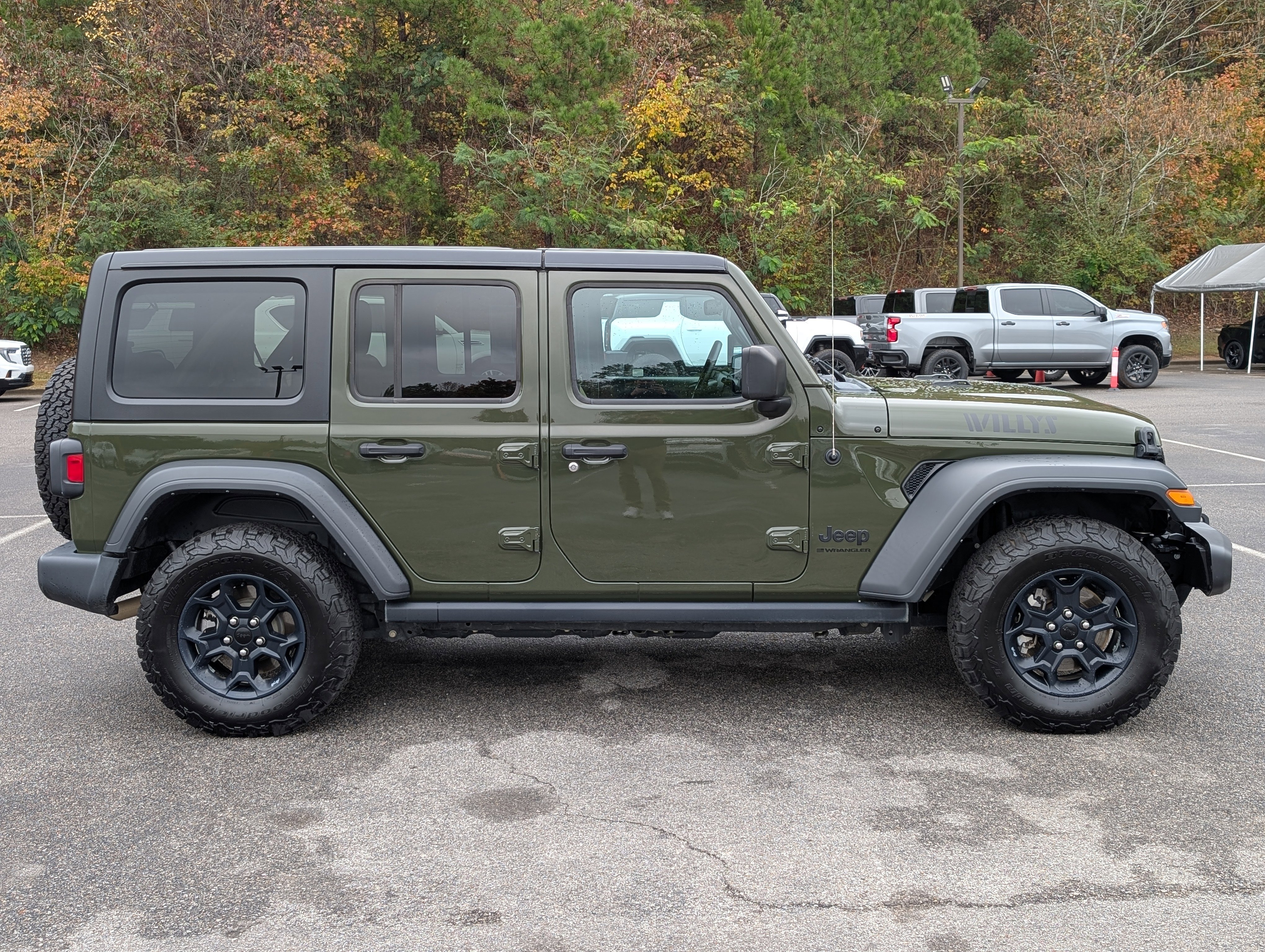 Used 2023 Jeep Wrangler Unlimited Sport image 10