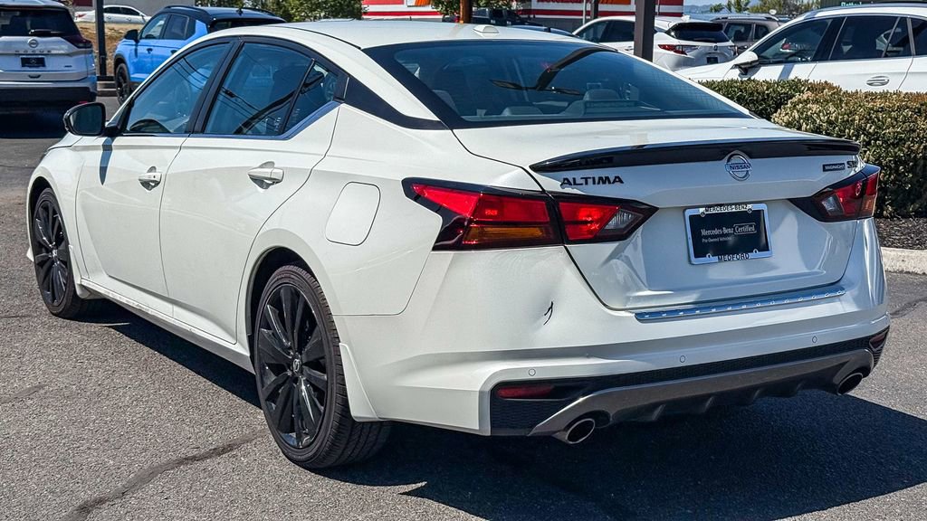 Used 2022 Nissan Altima 2.5 SR w/ Midnight Edition Package FWD image 8