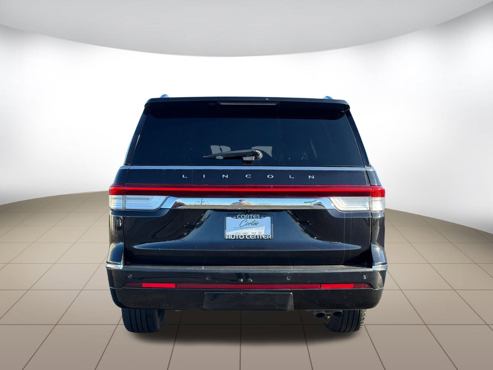 Used 2024 Lincoln Navigator L 4WD image 6