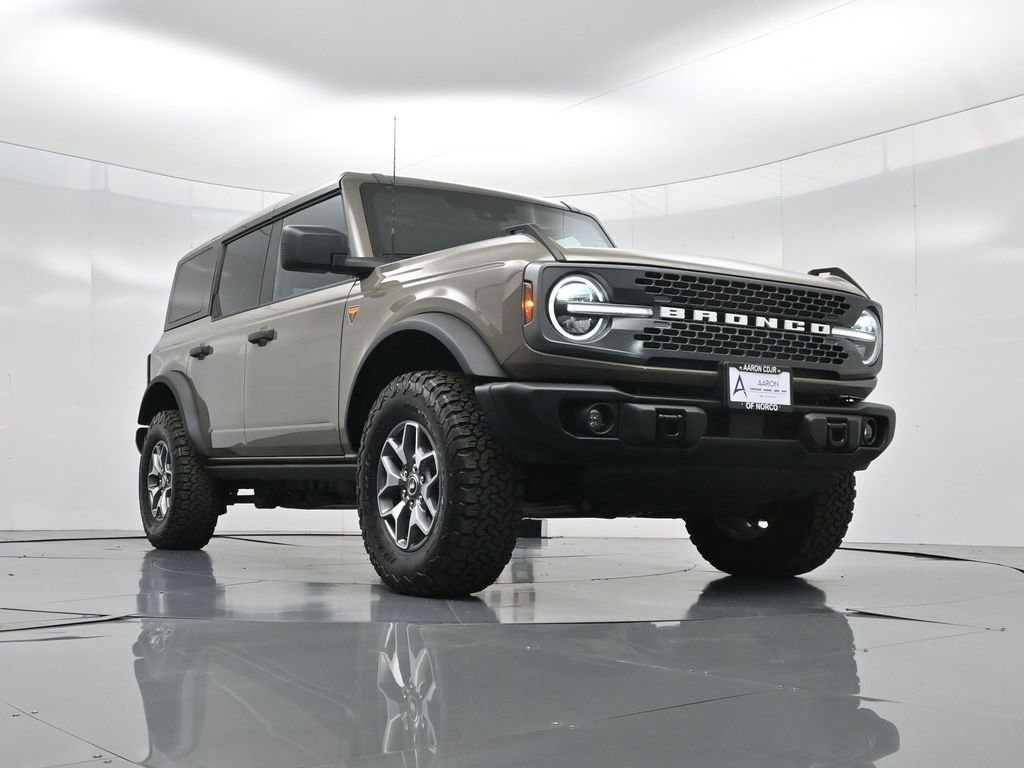 Used 2025 Ford Bronco Badlands image 45
