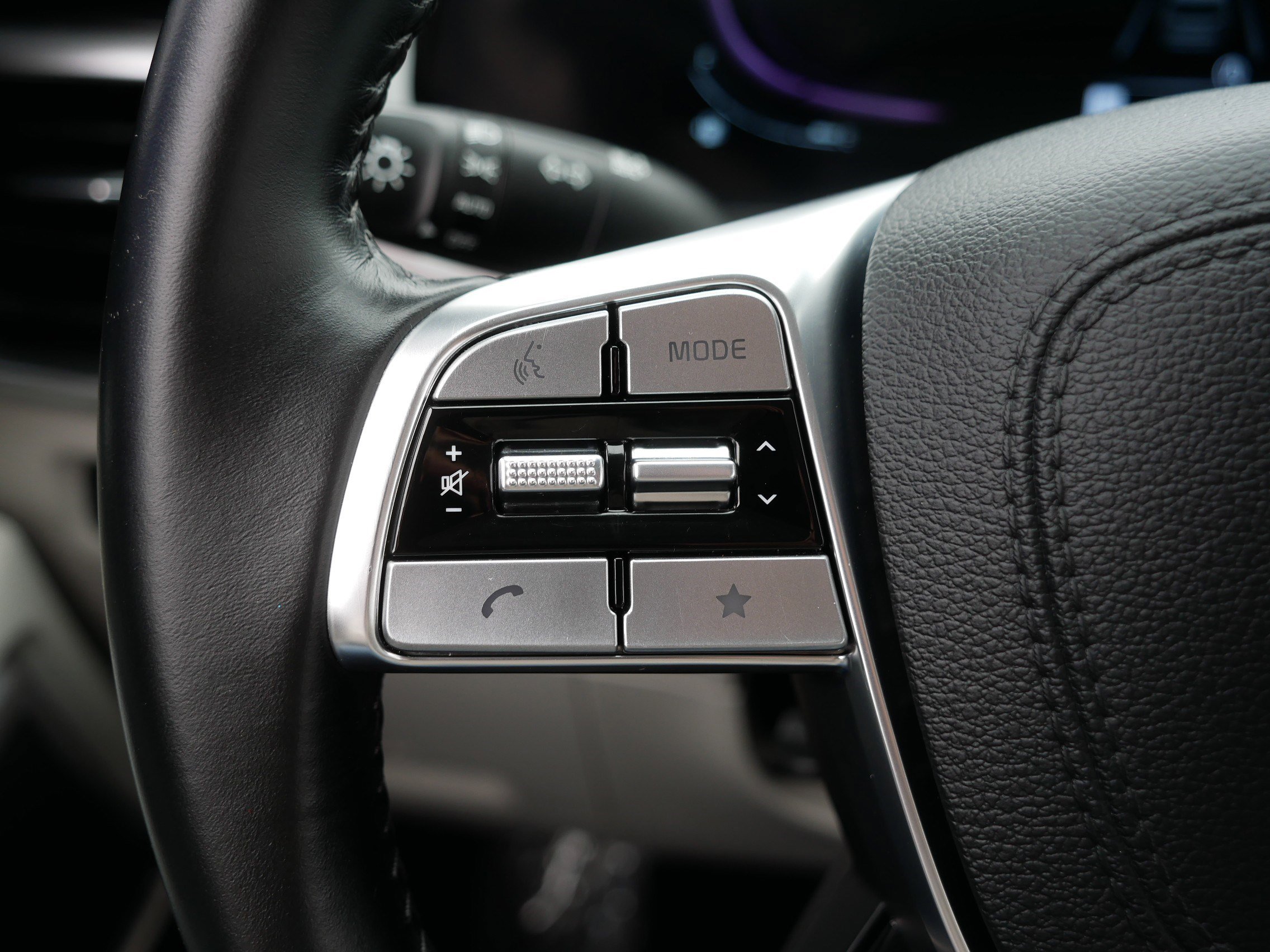 Certified 2024 Kia Telluride S image 32