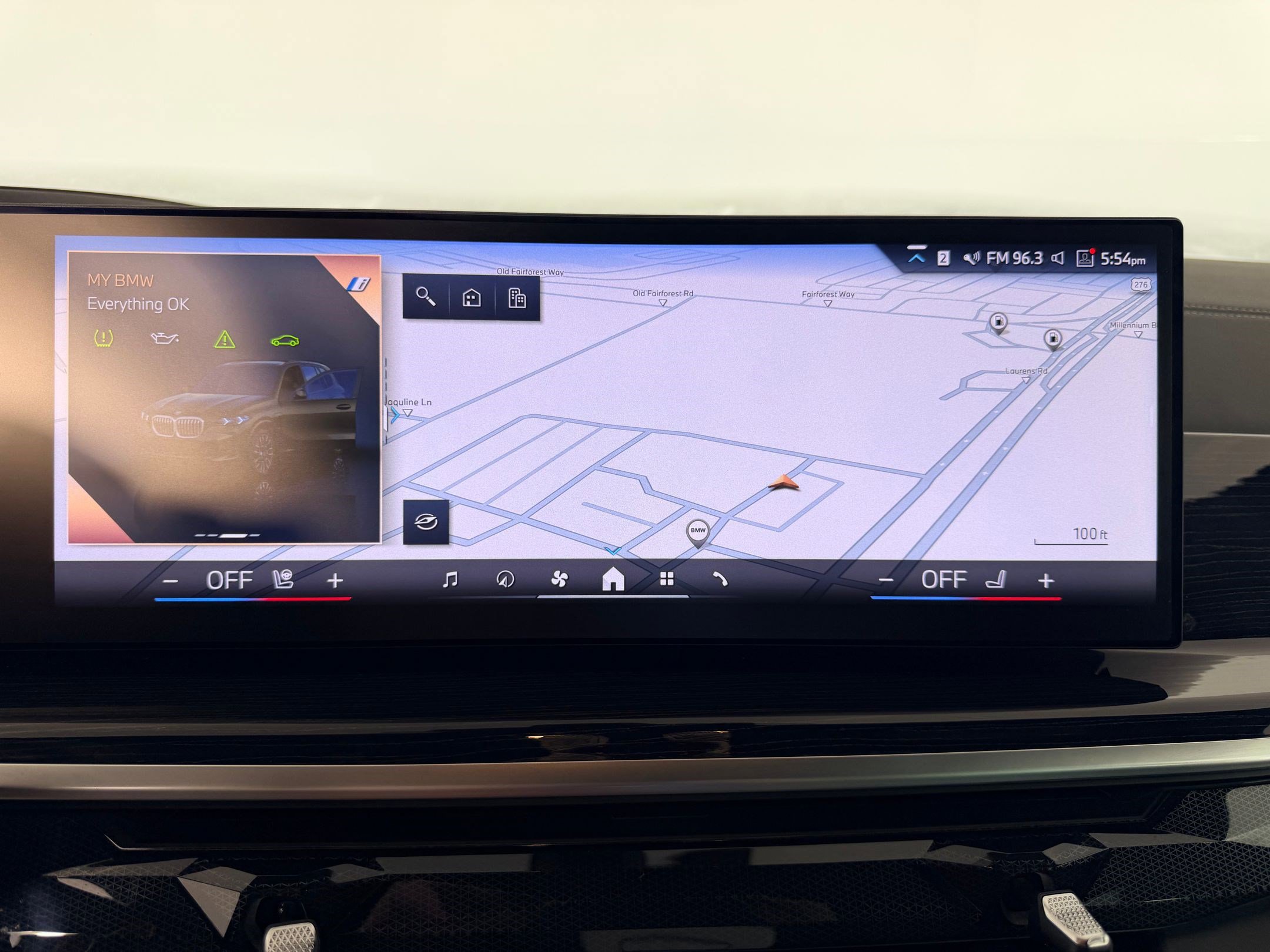 Certified 2025 BMW X5 xDrive50e w/ M Sport Package image 23