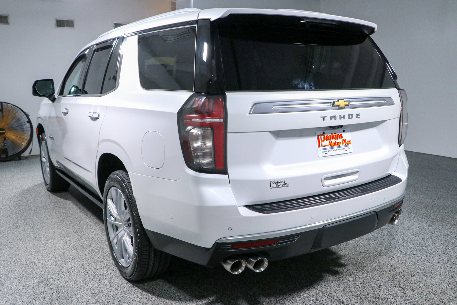 Used 2023 Chevrolet Tahoe High Country w/ Advanced Technology Package AWD/4WD image 9