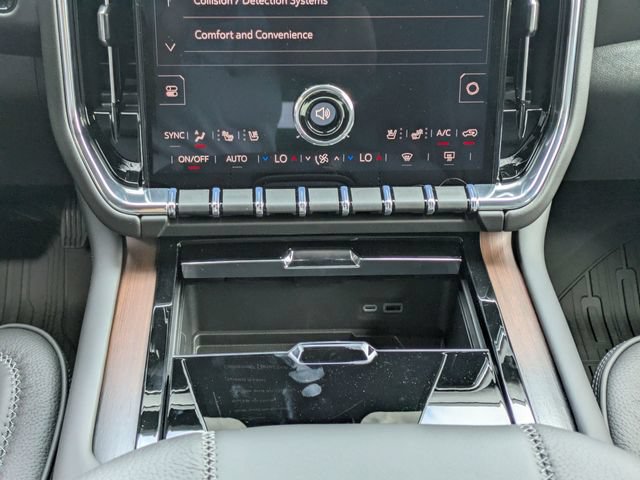 New 2026 GMC Yukon XL Denali w/ LPO, Floor Liner Package RWD image 24