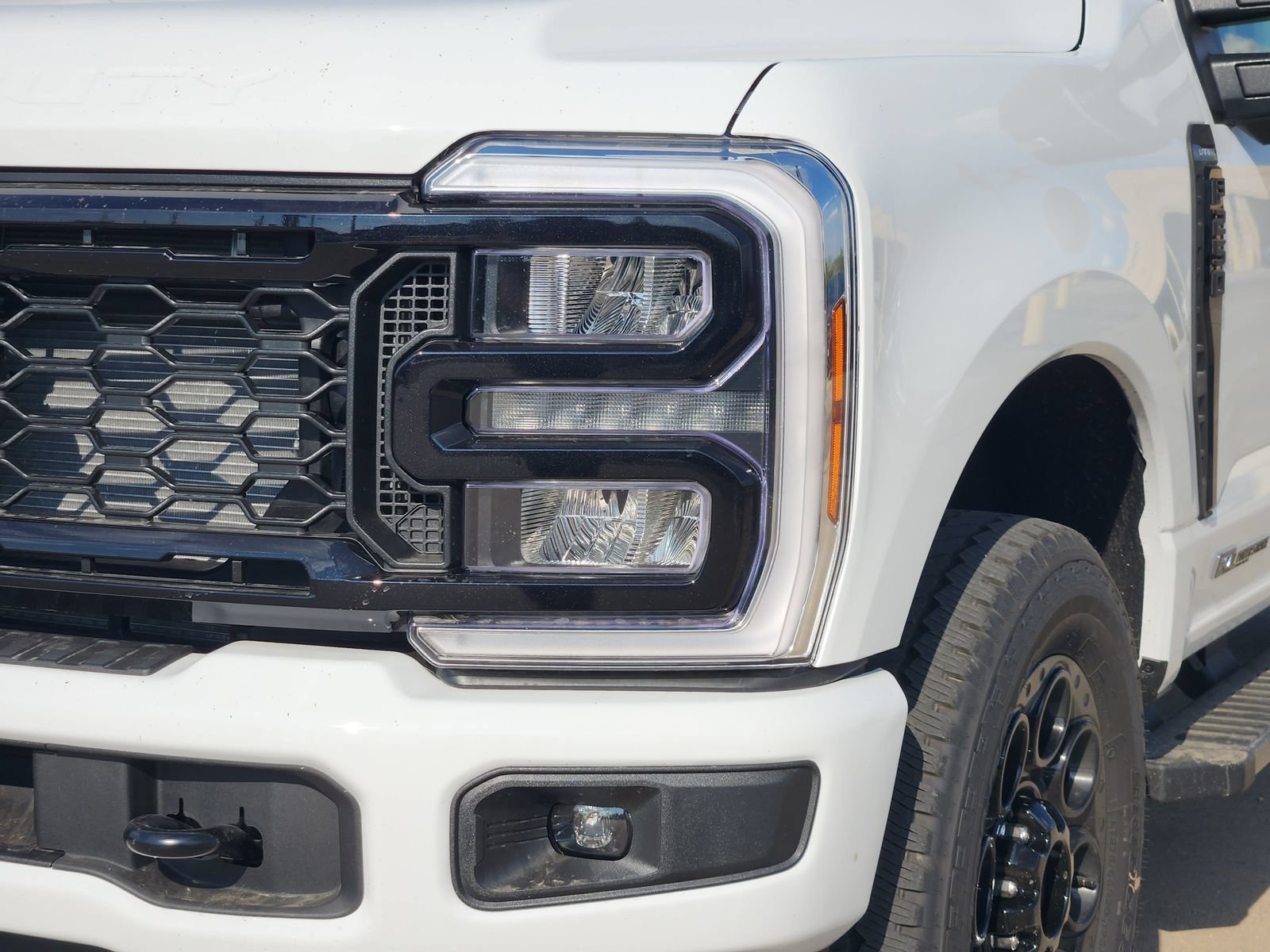 New 2026 Ford F250 Lariat w/ Black Appearance Package AWD/4WD image 10
