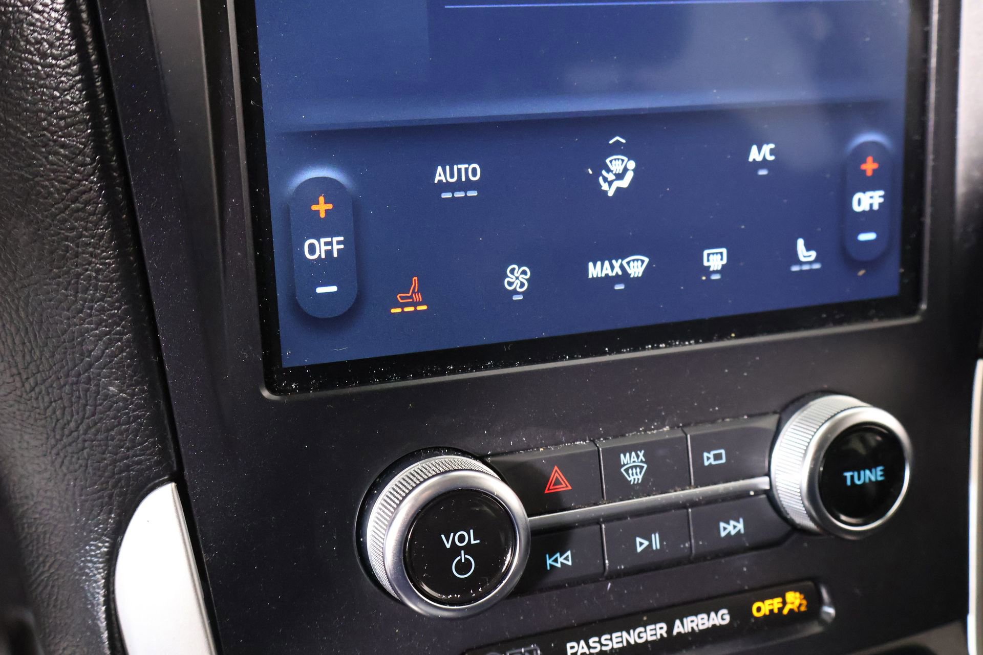 Used 2024 Ford Edge SEL image 7