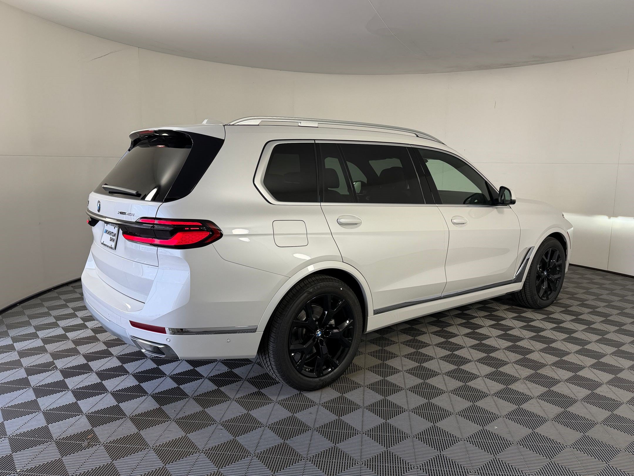 Used 2027 BMW X7 xDrive40i w/ Premium Package AWD/4WD image 9