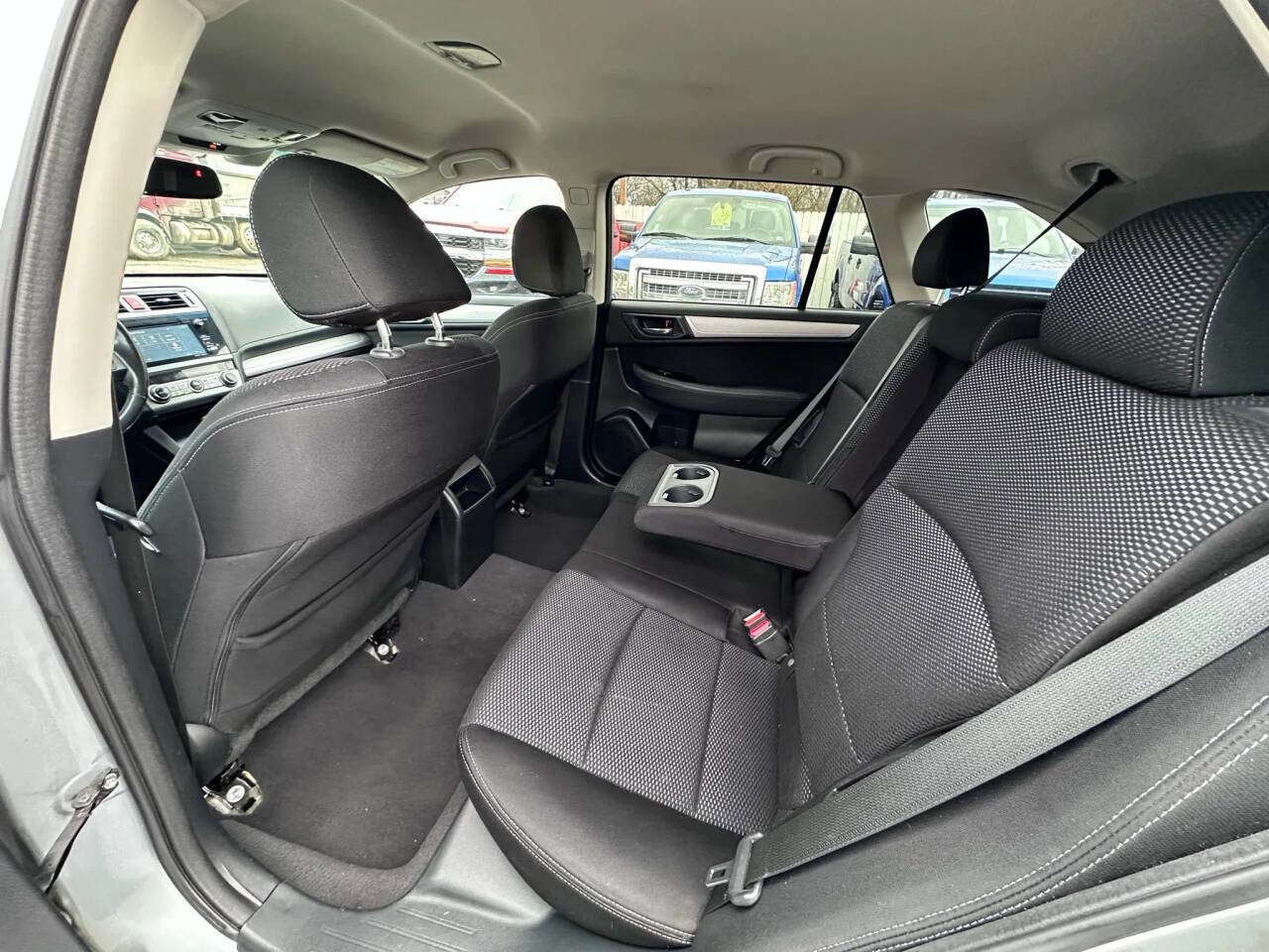 Used 2016 Subaru Outback 2.5i Premium image 11