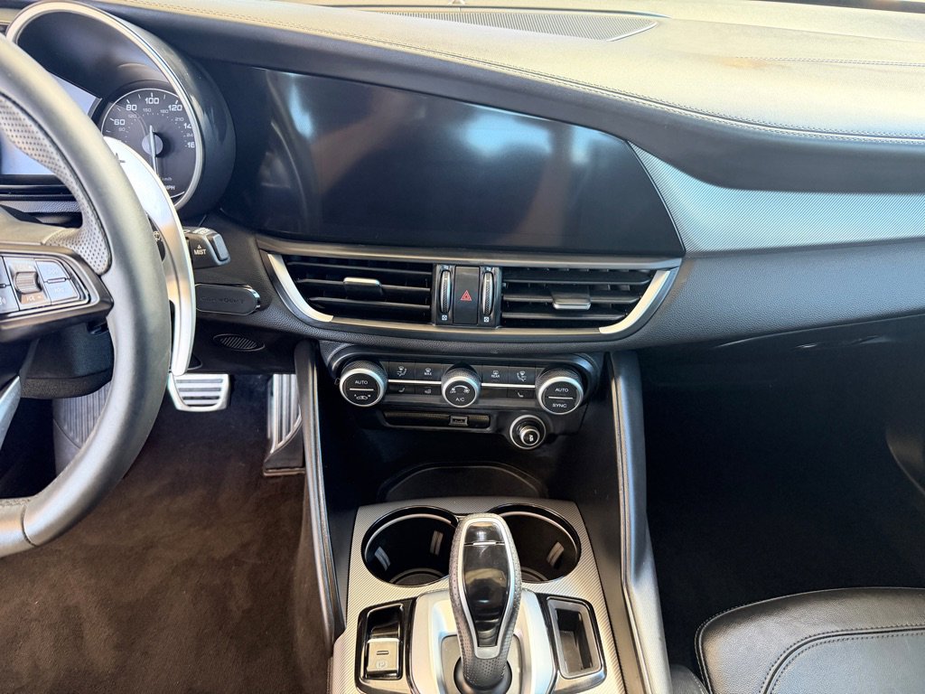 Used 2023 Alfa Romeo Giulia Veloce image 13
