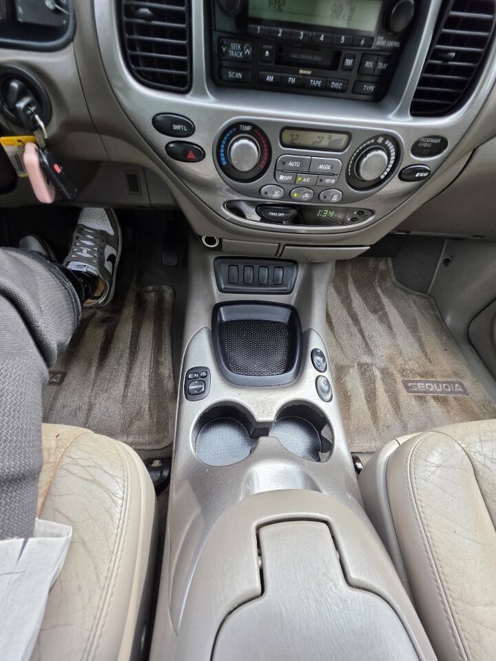 Used 2007 Toyota Sequoia Limited RWD image 17
