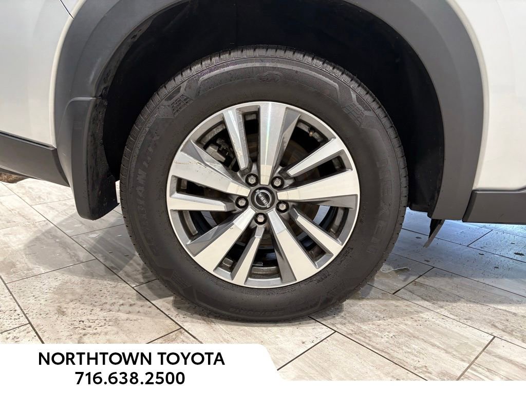 Used 2023 Nissan Pathfinder SL w/ Black Appearance Package image 38