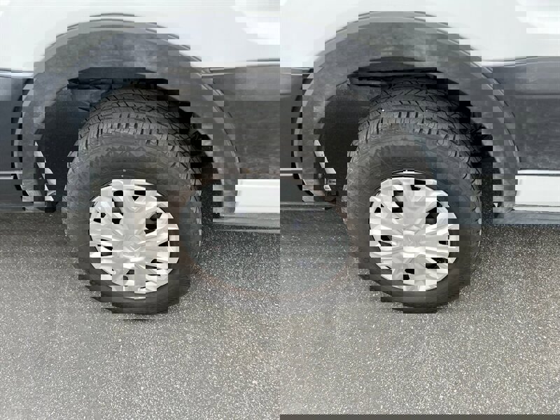 Used 2022 Ford E-Transit 148 High Roof Extended image 8