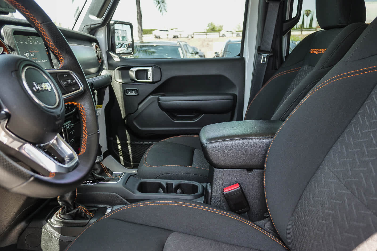 Used 2023 Jeep Gladiator Mojave AWD/4WD image 17