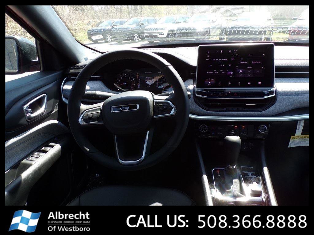 New 2023 Jeep Compass Latitude image 14