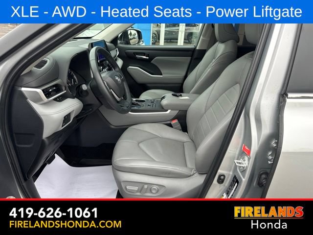 Used 2024 Toyota Highlander XLE AWD/4WD image 12