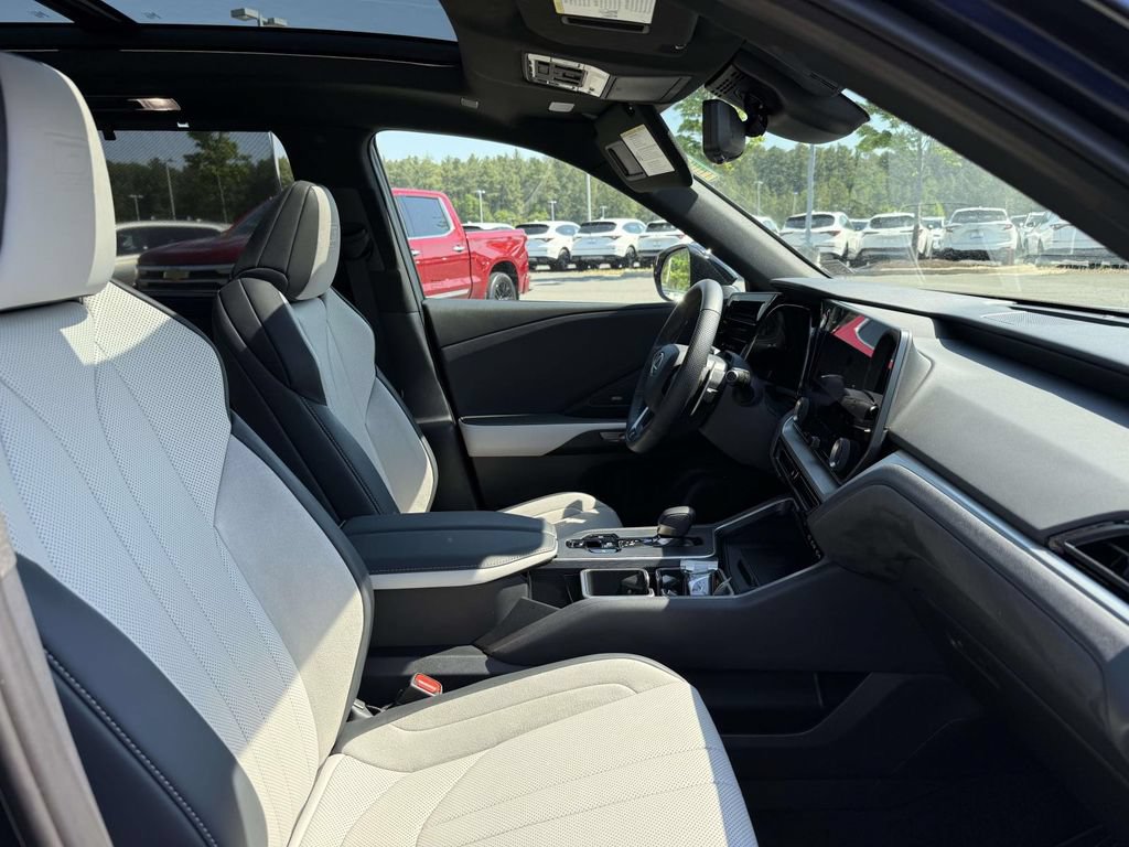 Used 2025 Lexus TX 500h AWD image 15