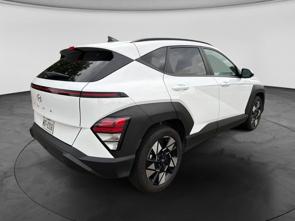 Used 2025 Hyundai Kona SEL FWD image 7