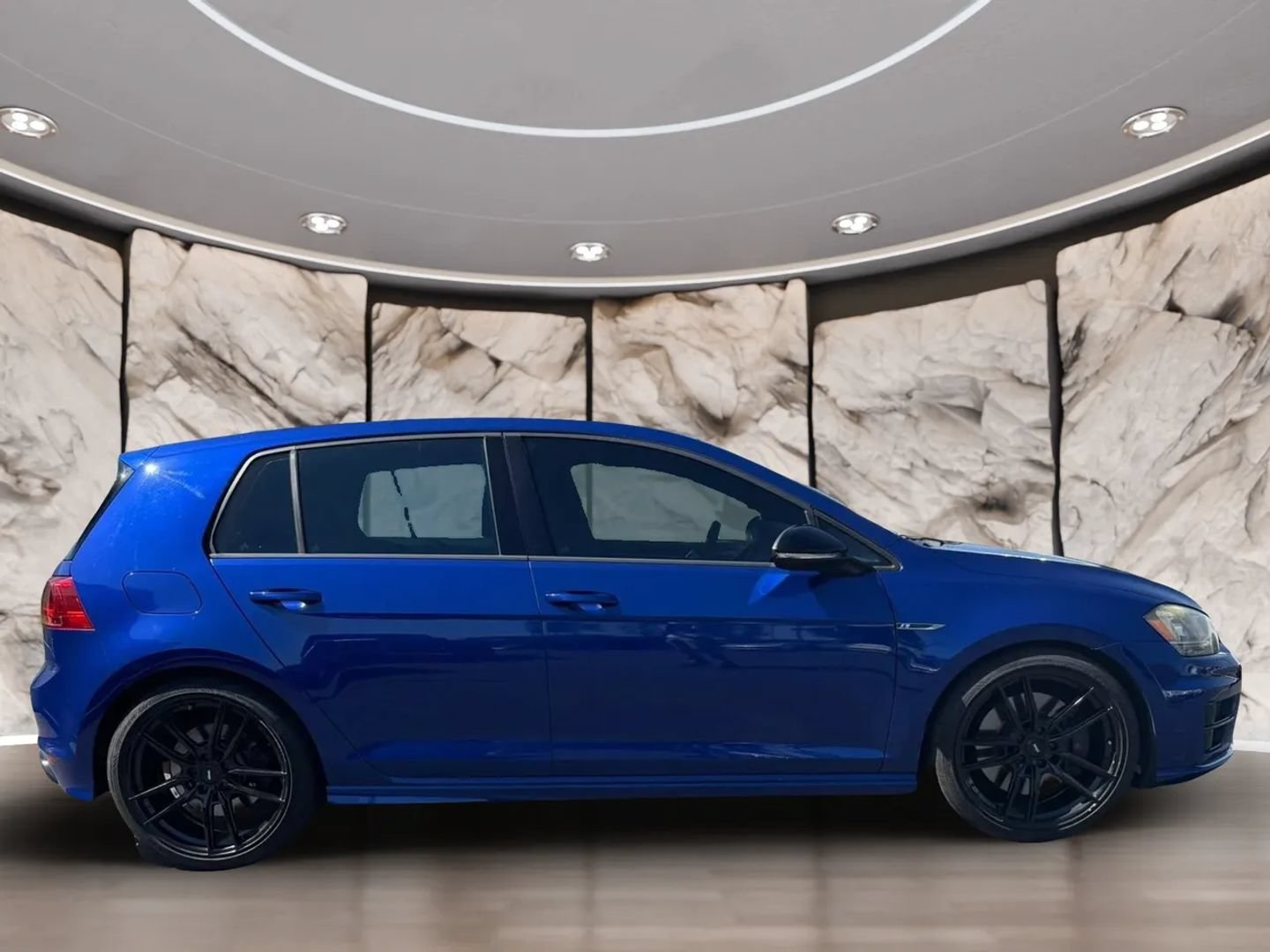 Used 2015 Volkswagen Golf R 4-Door AWD/4WD image 5