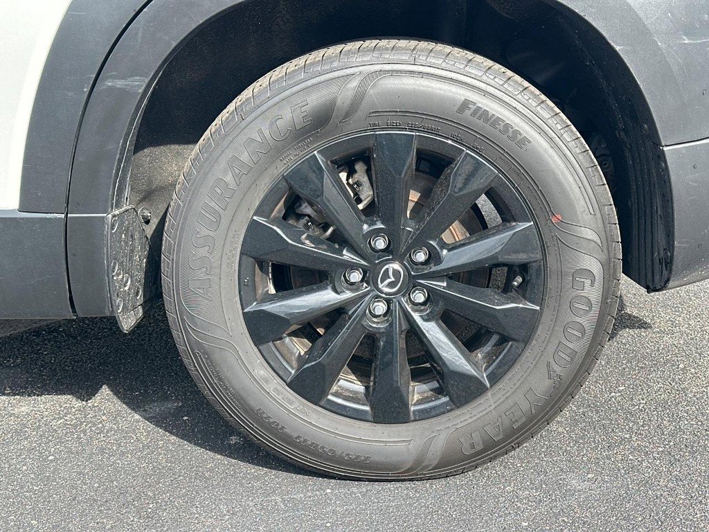 Certified 2025 MAZDA CX-50 AWD 2.5 S w/ Premium Package image 9