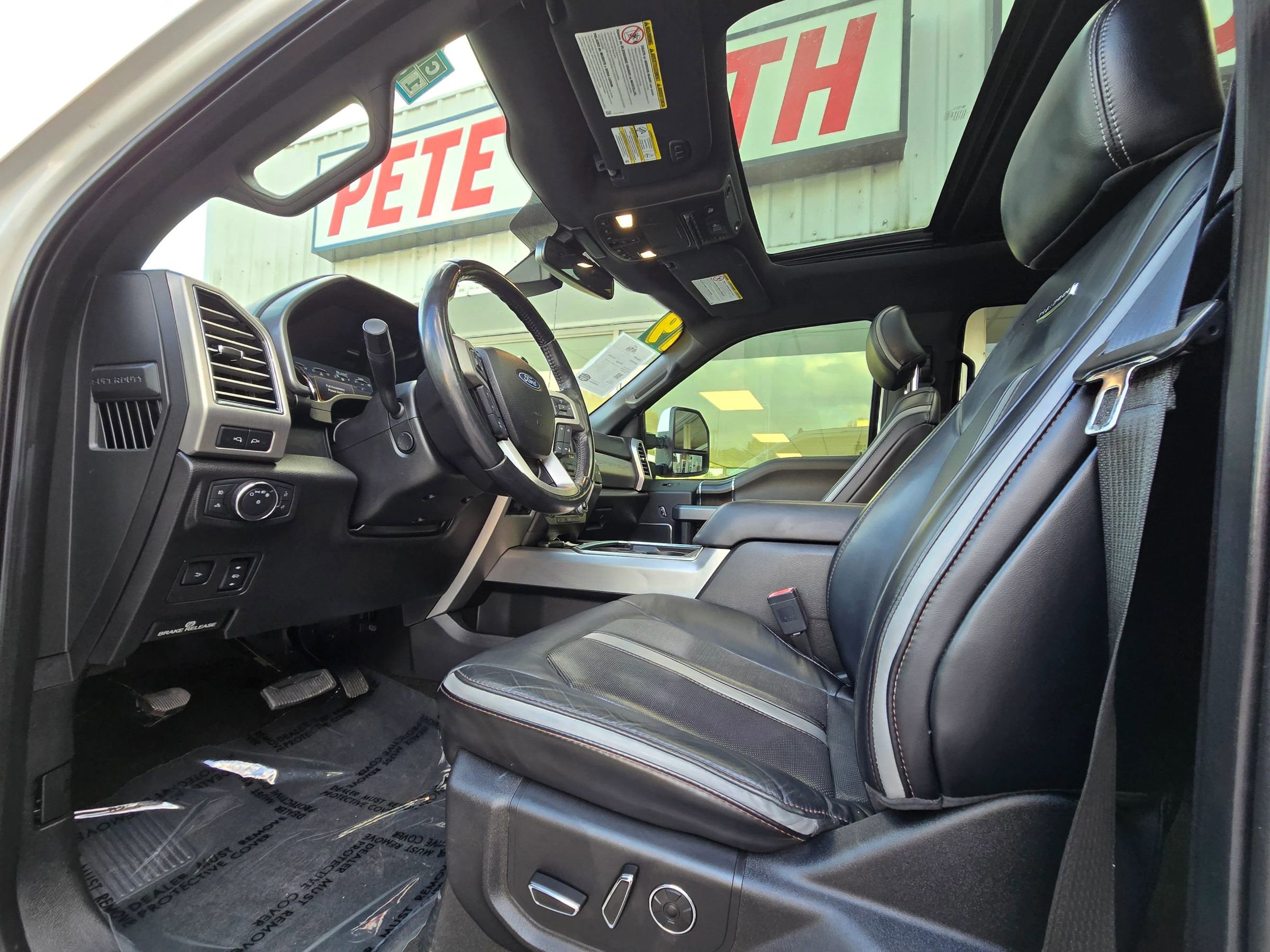 Used 2019 Ford F250 Platinum w/ Platinum Ultimate Package AWD/4WD image 11