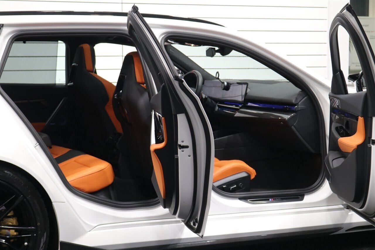 Used 2025 BMW M5 Touring w/ M Driver's Package image 33