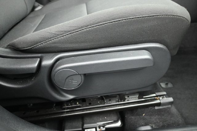 Used 2025 Hyundai Kona SEL AWD/4WD image 37