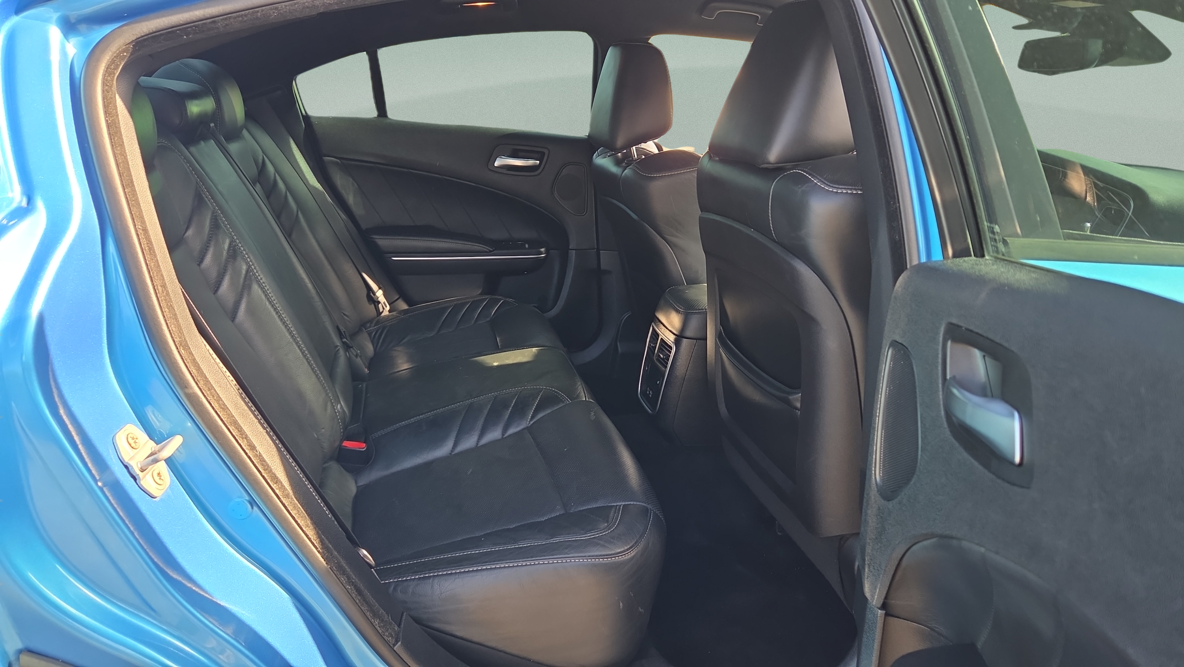 Used 2016 Dodge Charger SRT w/ Harman/Kardon Audio Group RWD image 14