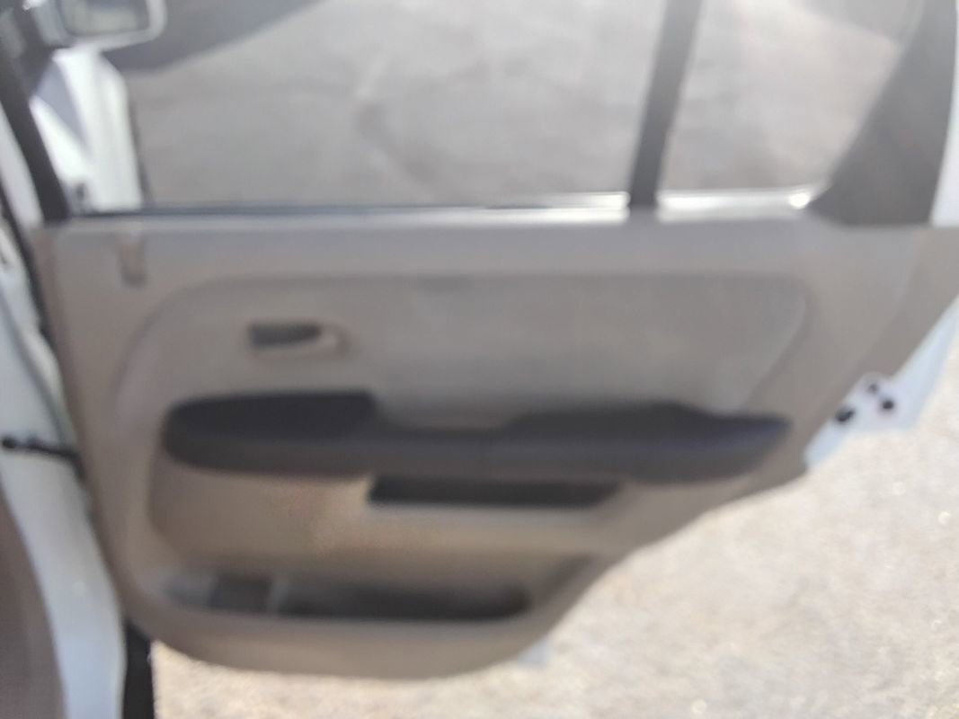Used 2005 Honda CR-V EX image 16