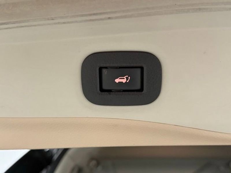 Used 2017 Nissan Rogue SL w/ SL Premium Package image 36