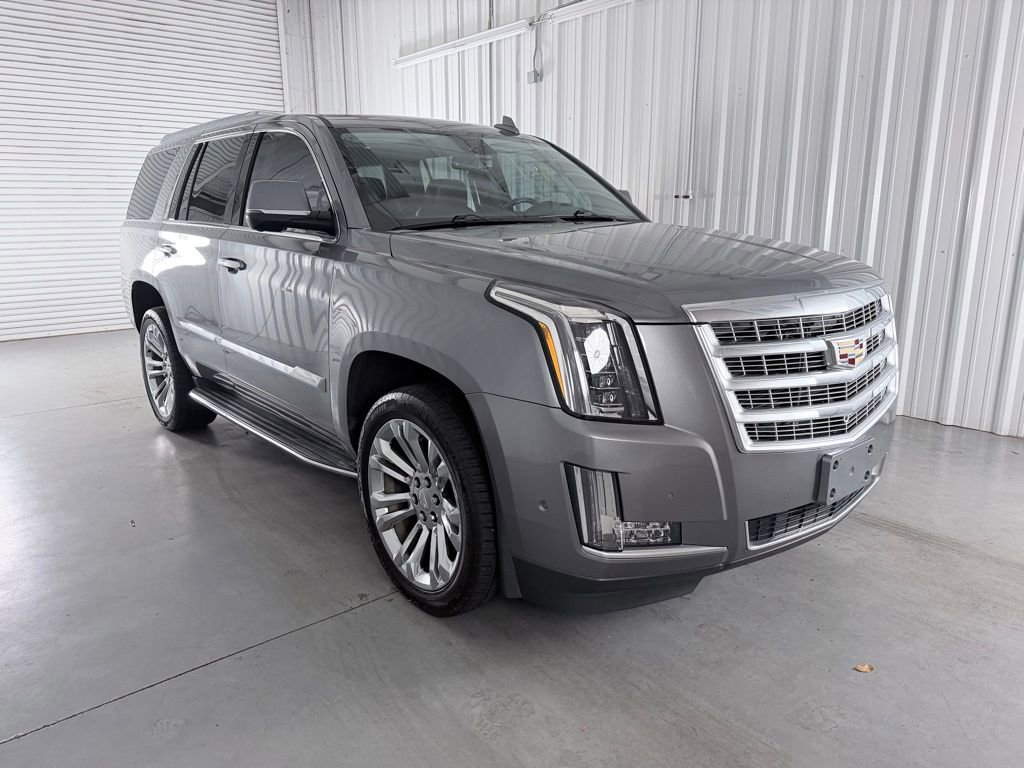 Used 2020 Cadillac Escalade Luxury w/ LPO, Radiant Package AWD/4WD image 3