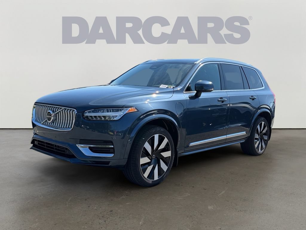 Certified 2025 Volvo XC90 T8 Plus AWD/4WD image 3