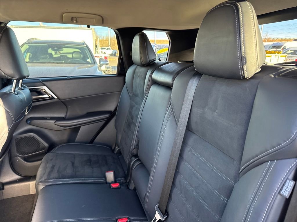 Used 2022 Mitsubishi Outlander SE image 34