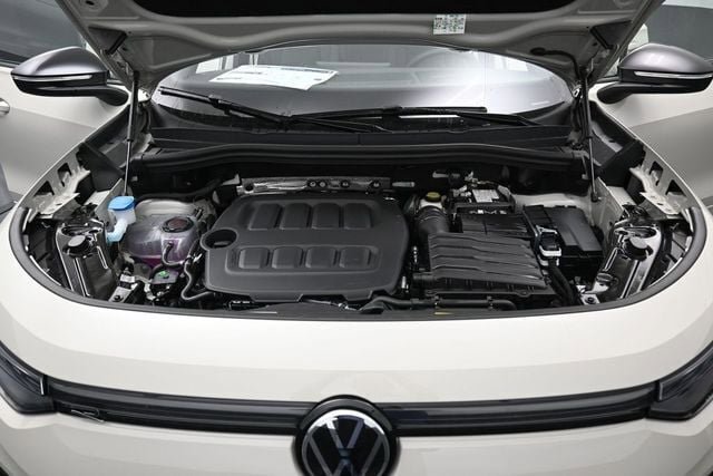New 2026 Volkswagen Tiguan SE R-Line AWD/4WD image 15