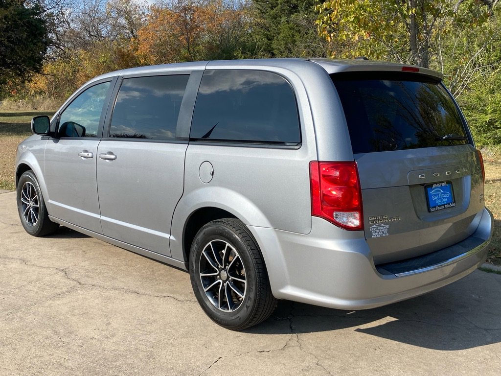 Used 2019 Dodge Grand Caravan GT image 4