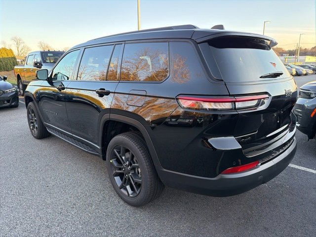 New 2025 Jeep Grand Cherokee L Limited image 5