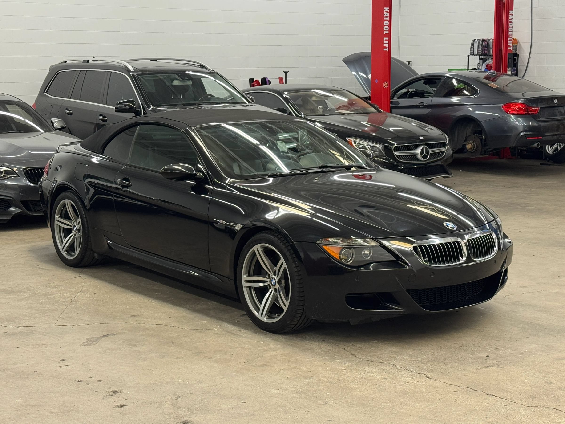 Used 2007 BMW M6 Convertible RWD image 9
