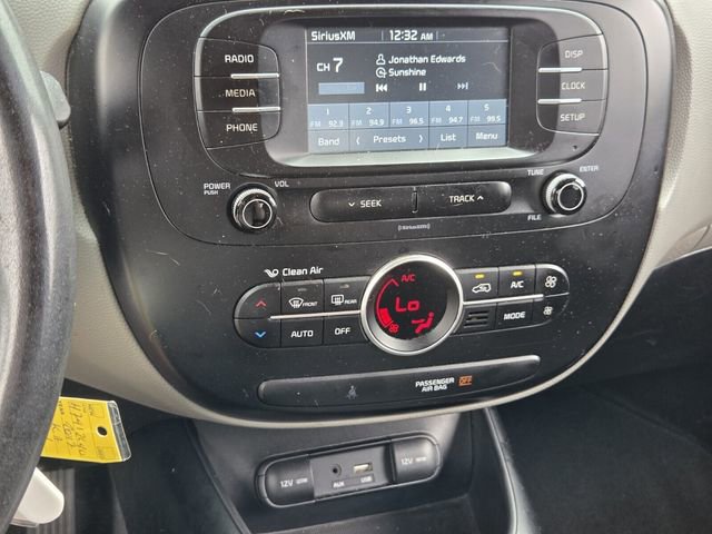 Used 2017 Kia Soul + image 17