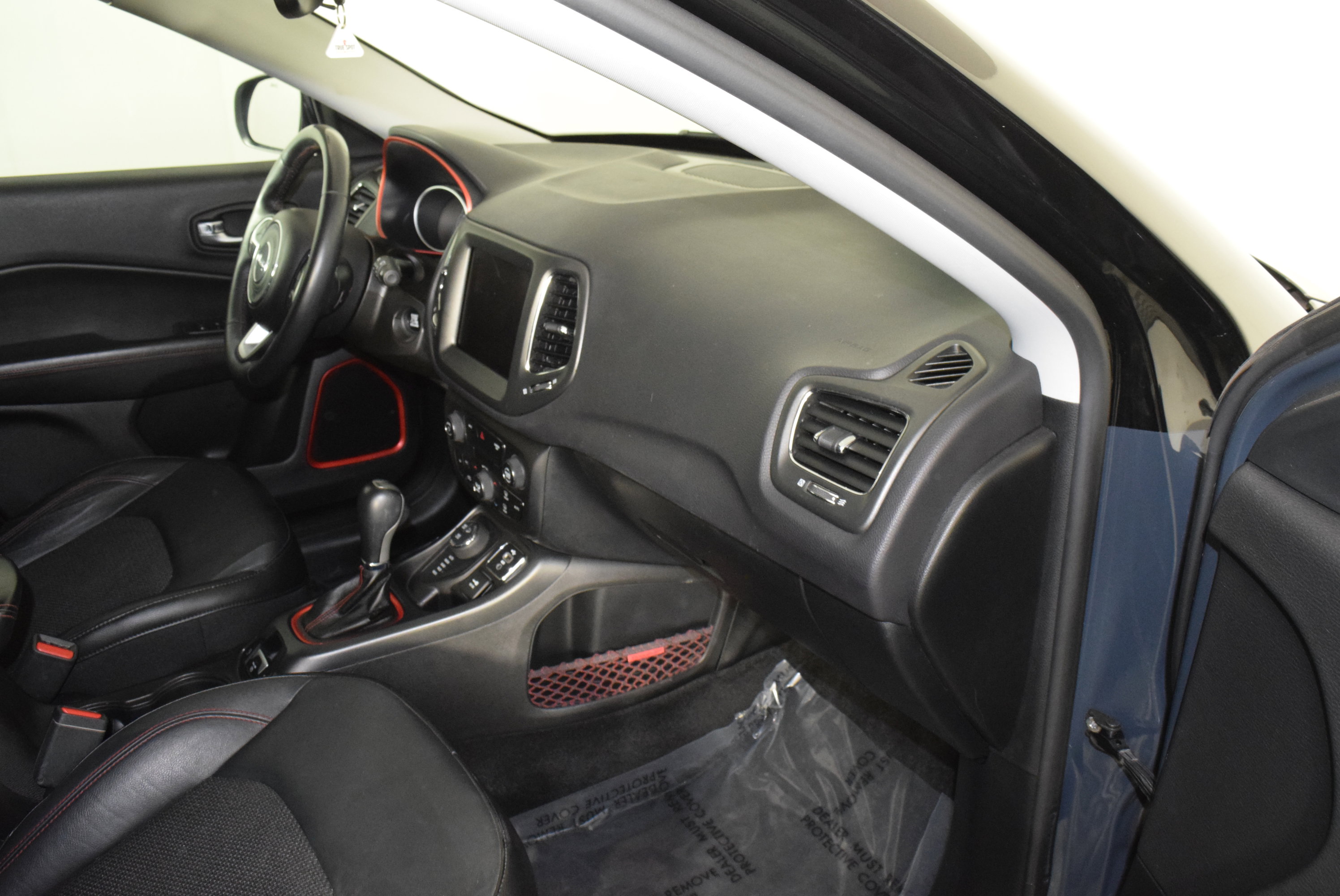 Used 2018 Jeep Compass Trailhawk w/ Navigation Group image 39