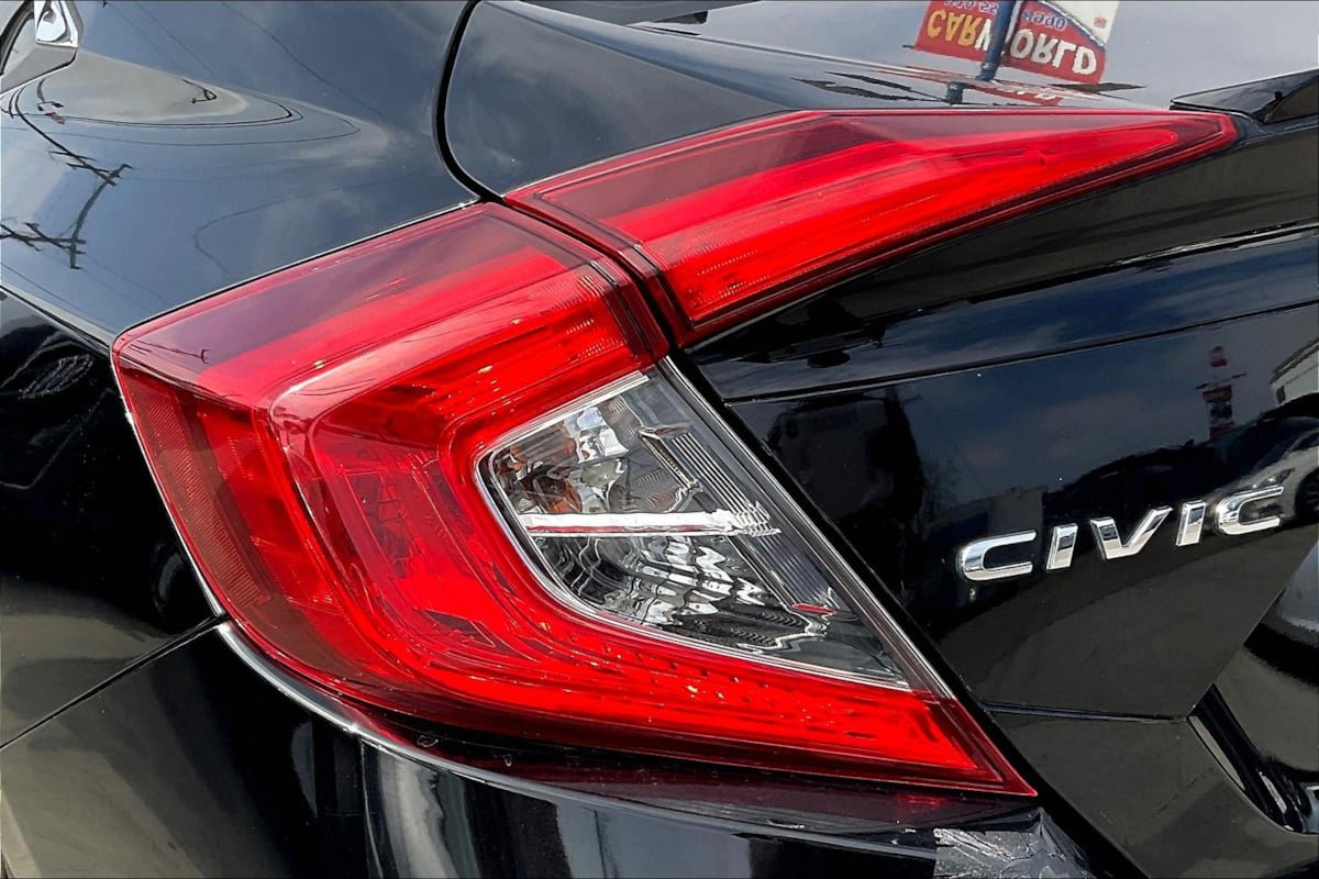 Used 2018 Honda Civic EX-L image 30