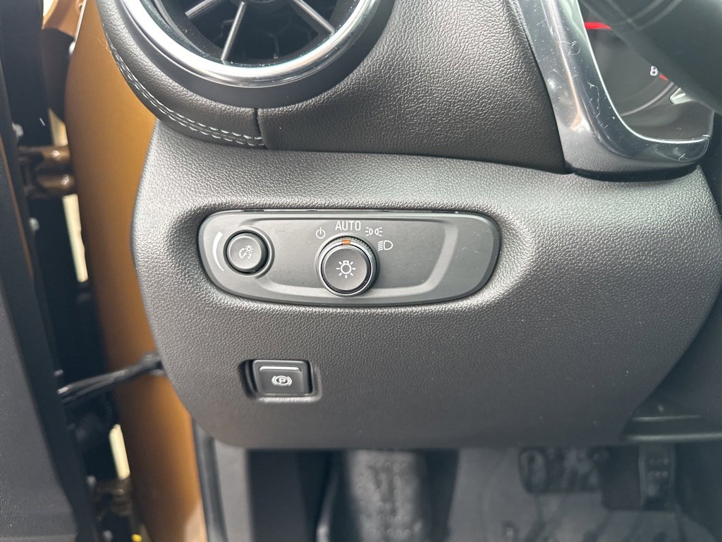 Used 2019 Chevrolet Blazer LT w/ Sun and Wheels Package image 10