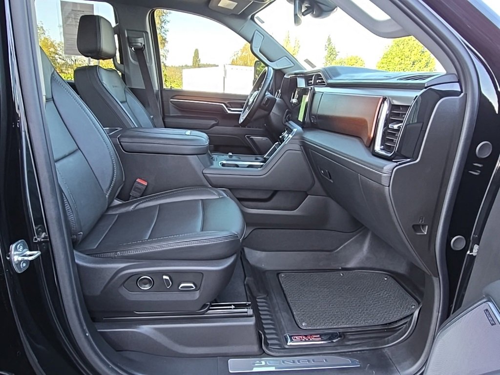 Used 2025 GMC Sierra 3500 Denali image 34