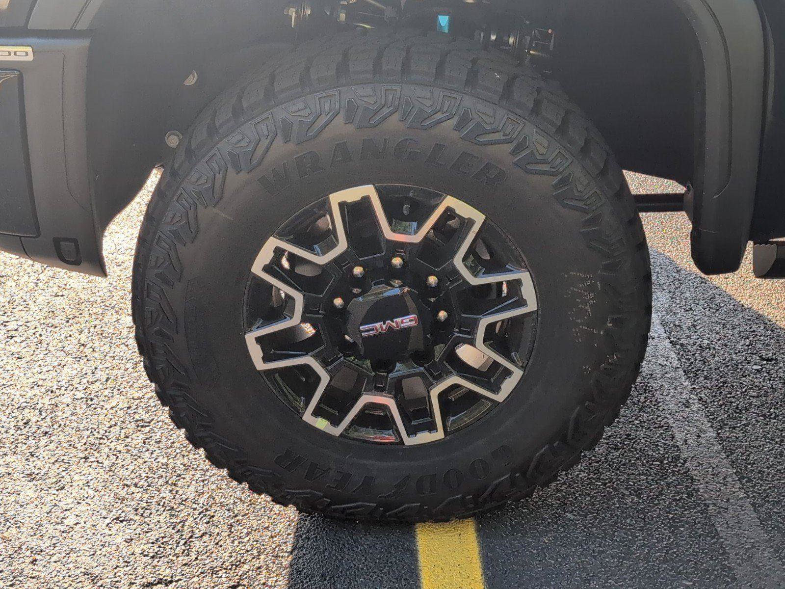 New 2026 GMC Sierra 2500 AT4X AWD/4WD image 10