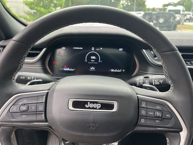 Used 2023 Jeep Grand Cherokee Altitude AWD/4WD image 22