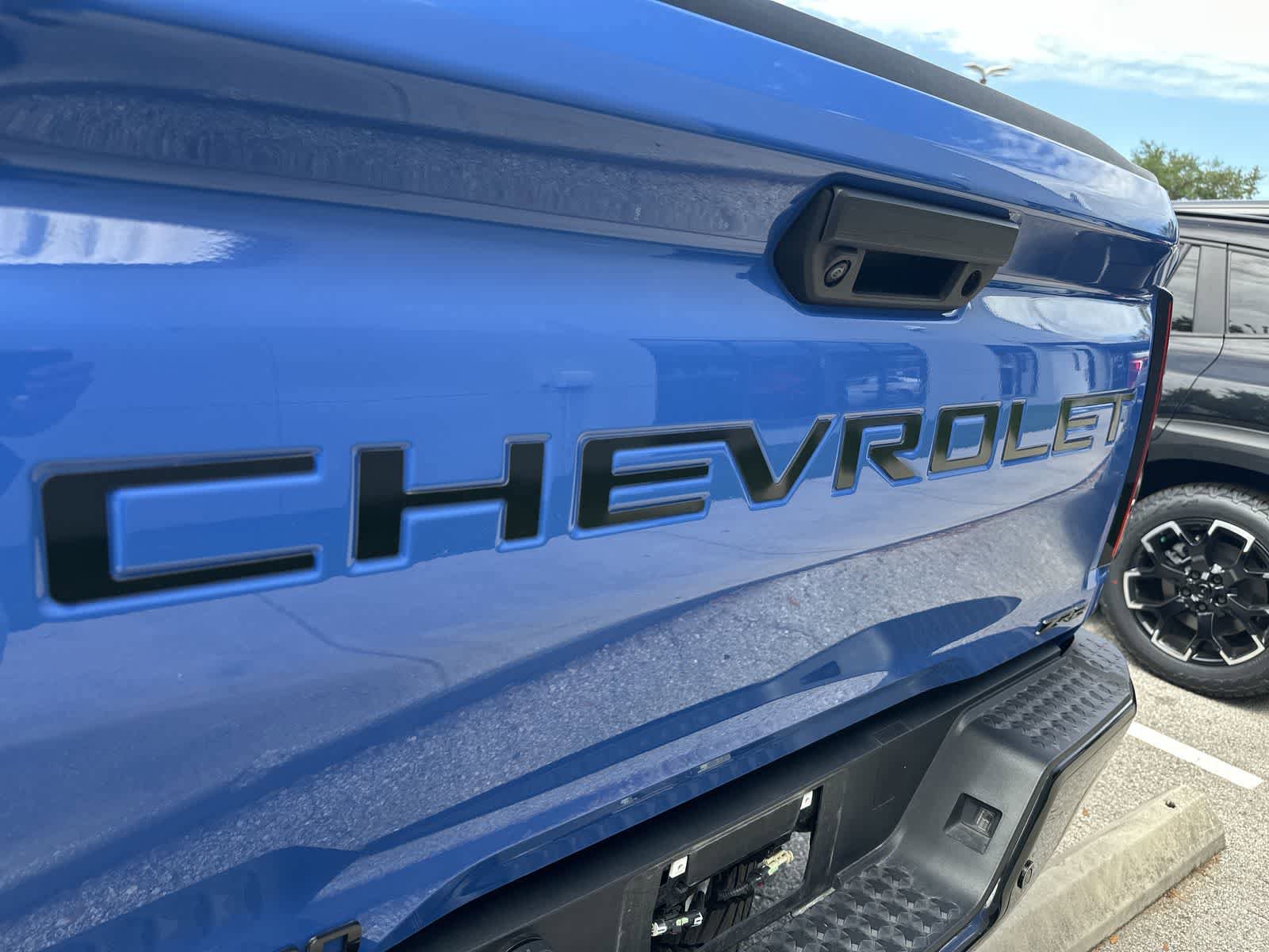 Used 2025 Chevrolet Colorado ZR2 w/ Technology Package AWD/4WD image 11