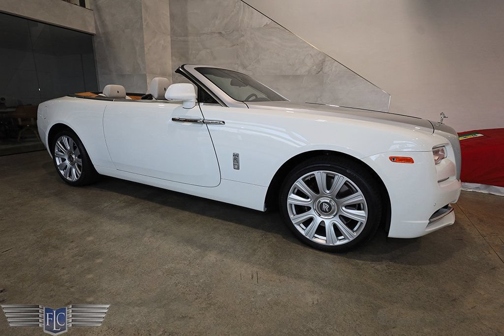 Used 2017 Rolls-Royce Dawn RWD image 1