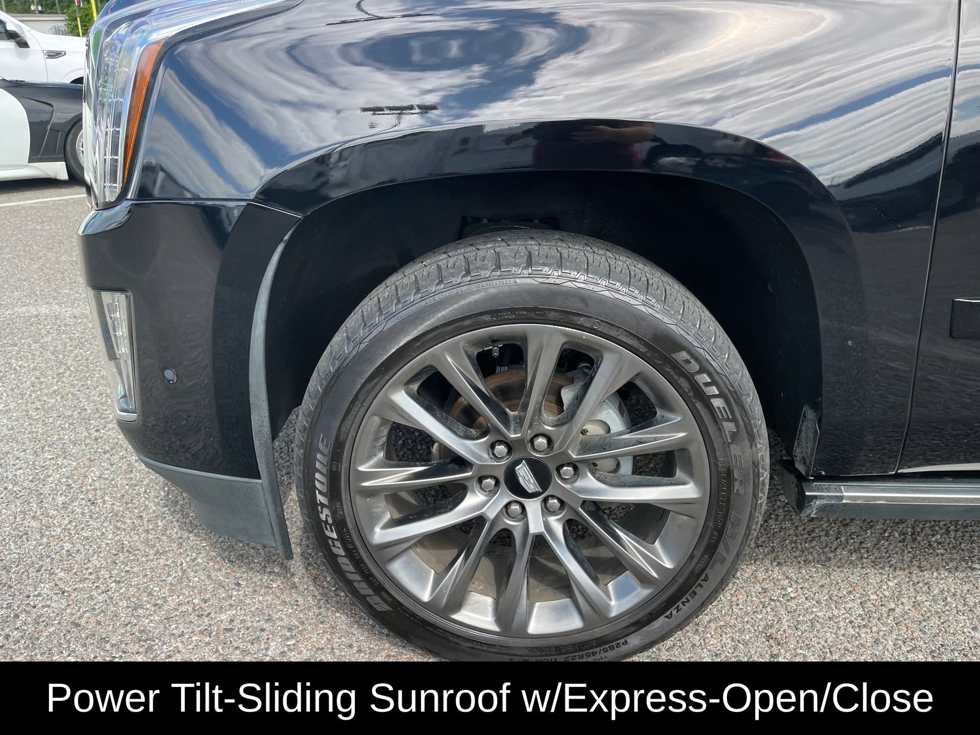 Used 2019 Cadillac Escalade ESV Premium Luxury RWD image 10