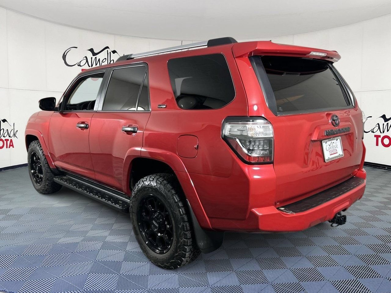 Used 2022 Toyota 4Runner SR5 AWD/4WD image 6